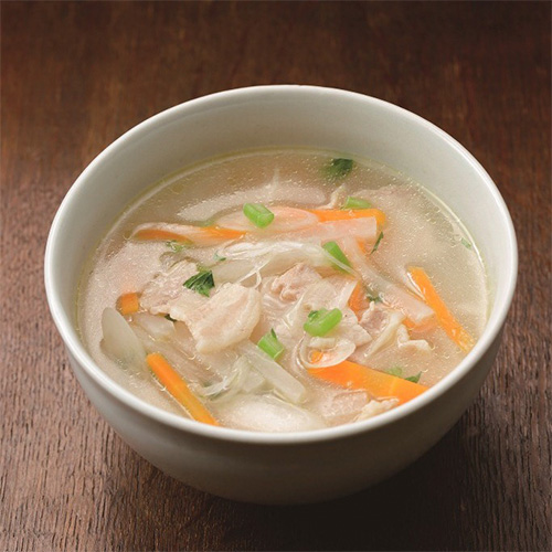 大根と豚肉の白湯スープ